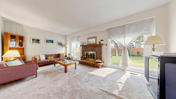 Property Photo:  22 James Park Square  ON M1V 2E6 