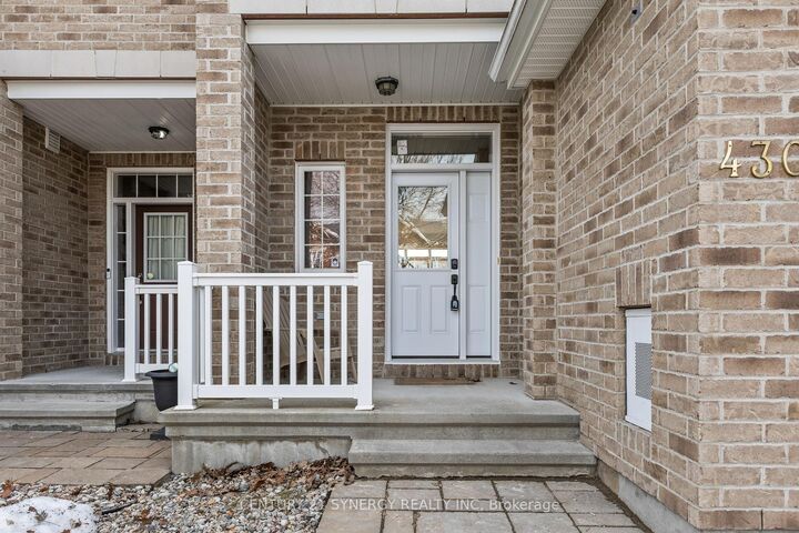 Property Photo: 430 Foxhall Way ON K2M 0G1