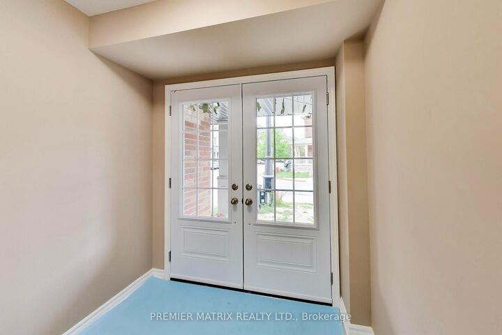 Property Photo: 37 Shiff Crescent ON L6Z 0H5