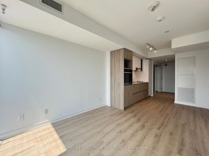 Property Photo:  319 Jarvis Street 3216  ON M5B 0C8 