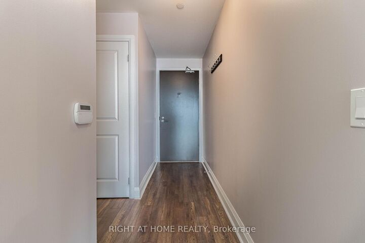 Property Photo:  17 Zorra Street 903  ON M8Z 0C8 