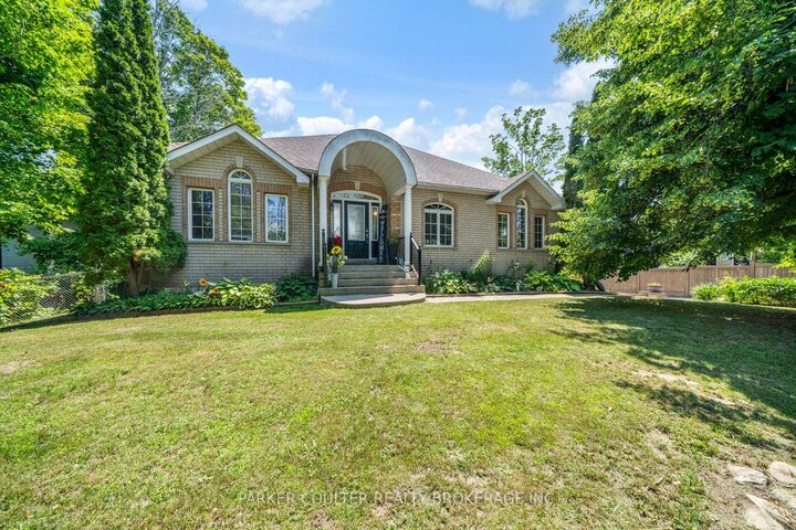 12 Mariposa Crescent — photo 1