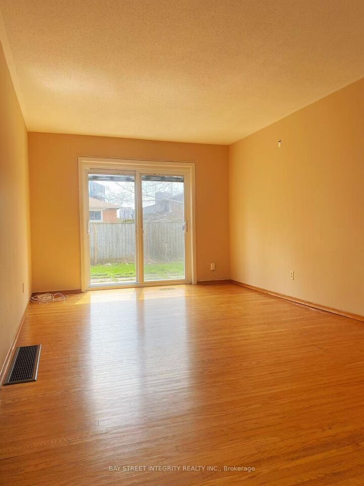 Property Photo:  21 Kingslake Road 1&Amp2 Fl  ON M2J 3E2 