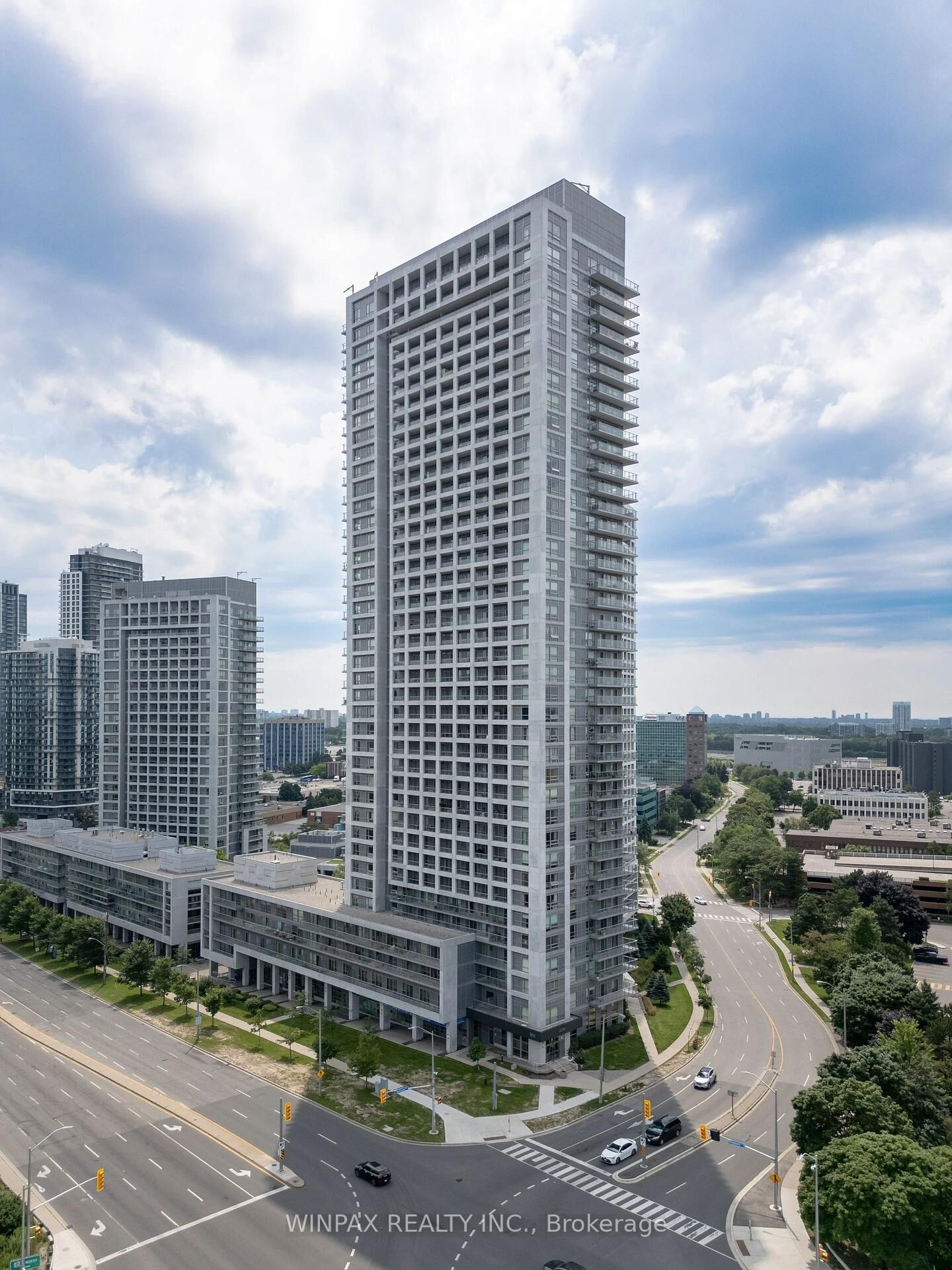 Property Photo:  2015 Sheppard Avenue E 1806  ON M2J 1W6 