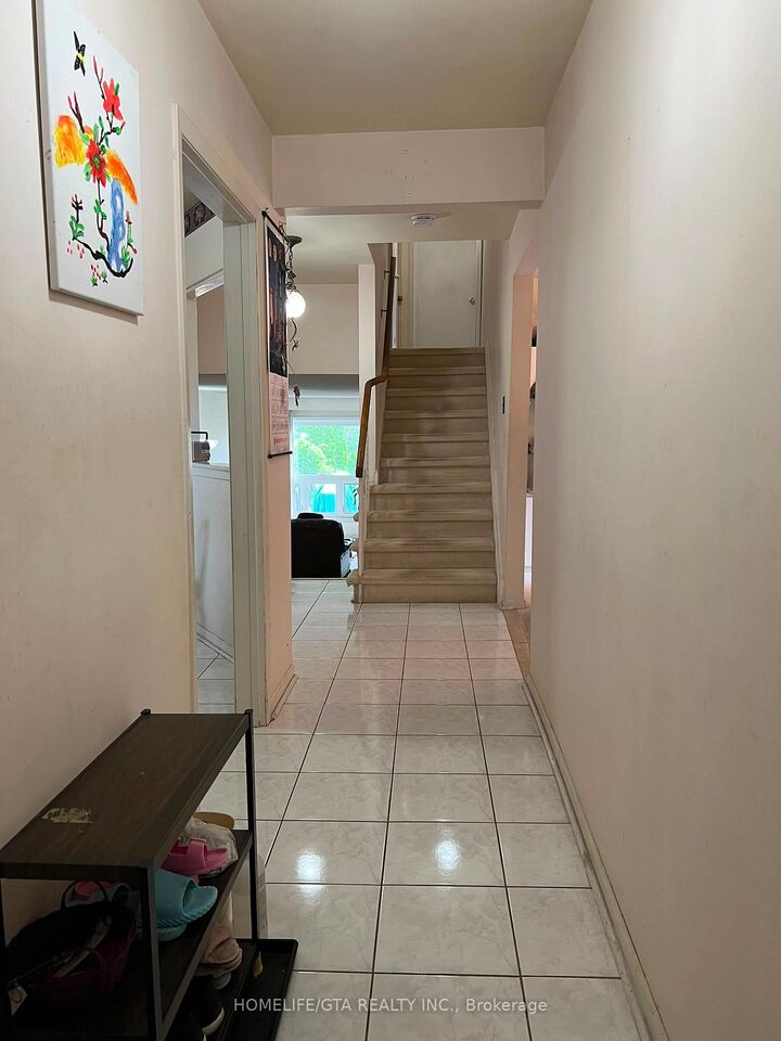Property Photo:  70 Tanjoe Crescent  ON M2M 1P7 