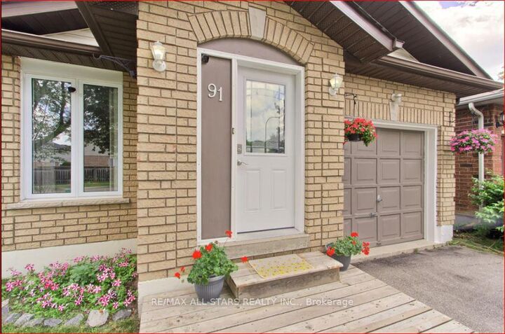 Property Photo:  91 Kate Aitken Crescent  ON L0G 1A0 
