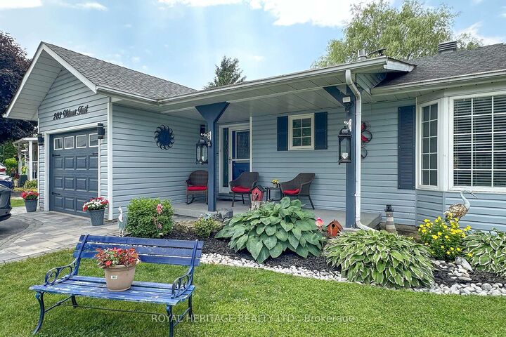 Property Photo:  203 Wilmot Trail  ON L1B 1A9 