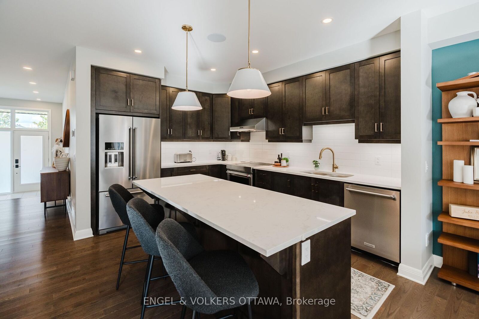 Property Photo: 512 Chene Way ON K1K 4Z1