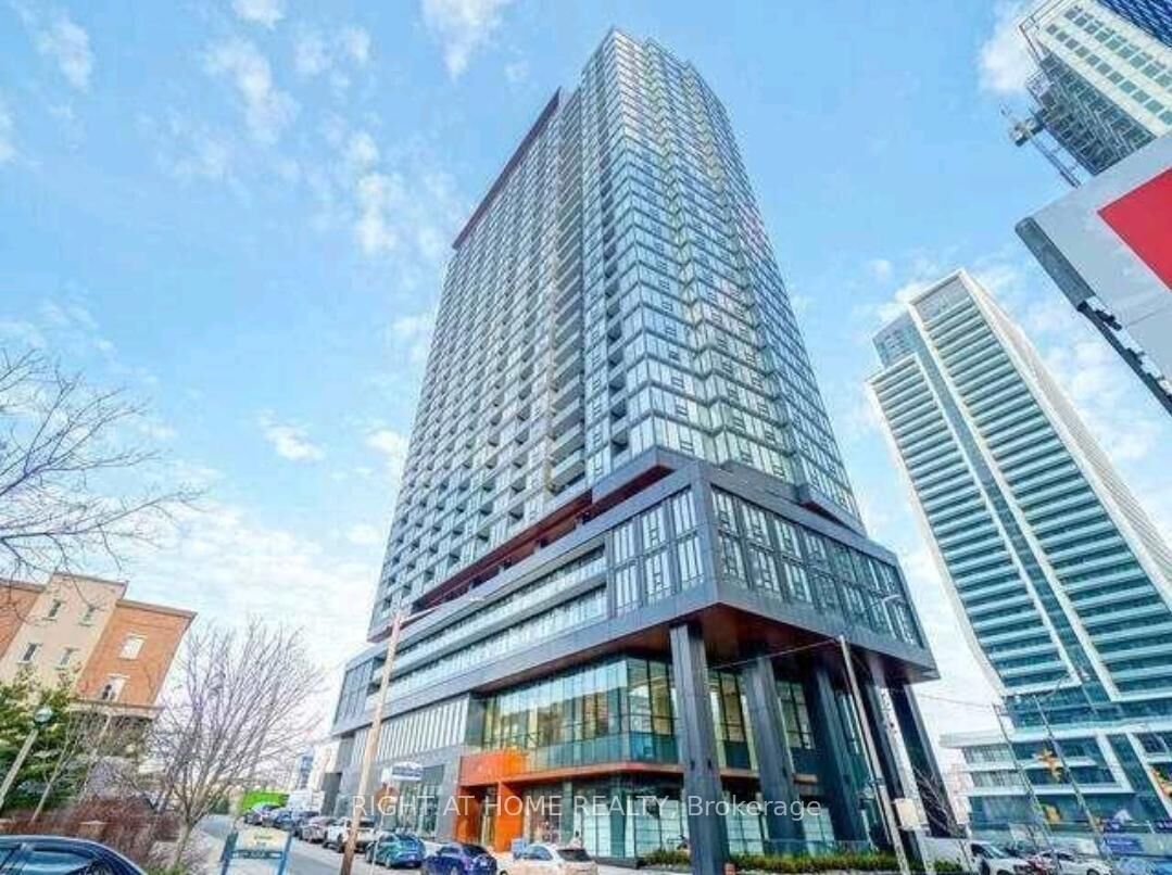 Photo de la propriété:  19 Western Battery Road Ph11  ON M6K 0E3 