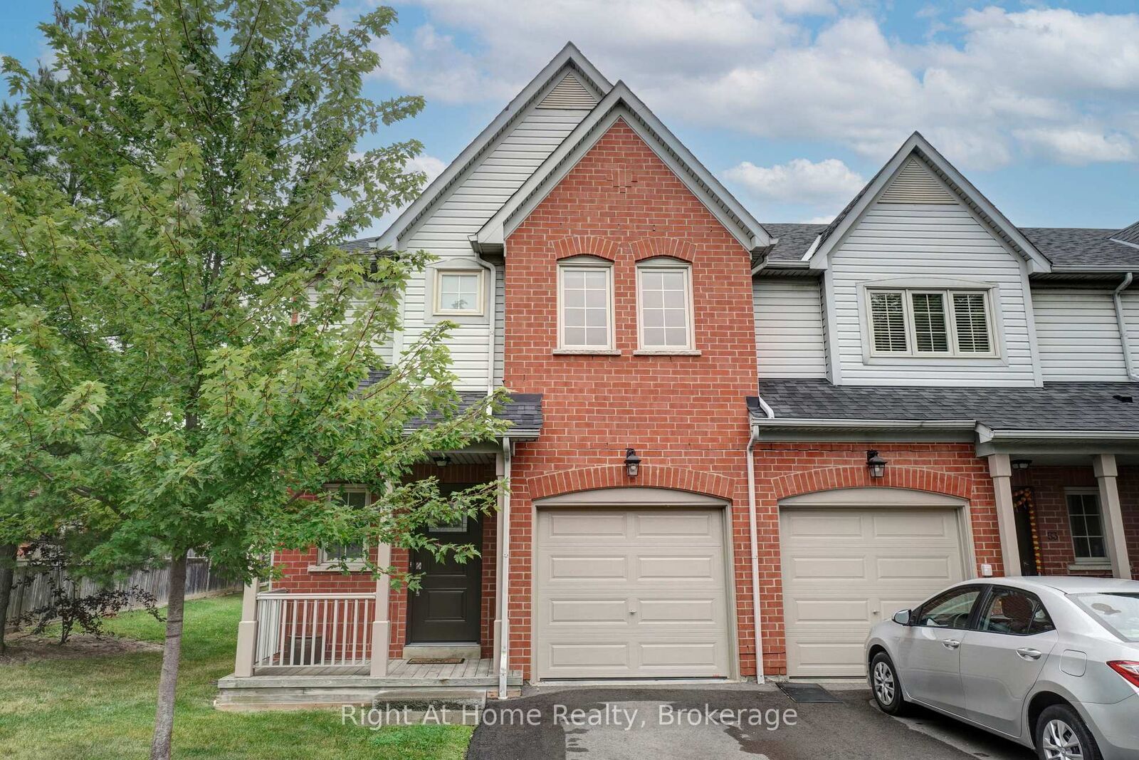 Property Photo: 5223 Fairford Crescent 51 ON L5V 2M6