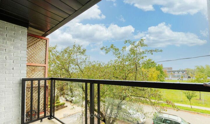 Property Photo: 31 Wesley Street 3 ON M8Y 2W5
