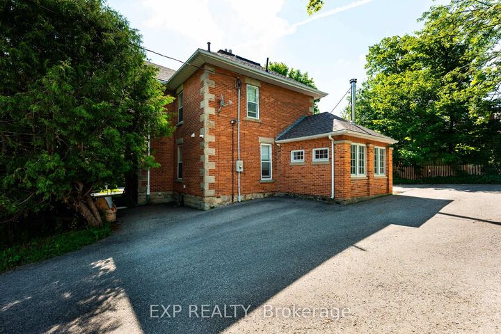Property Photo:  52 First Street  ON L9W 2E2 