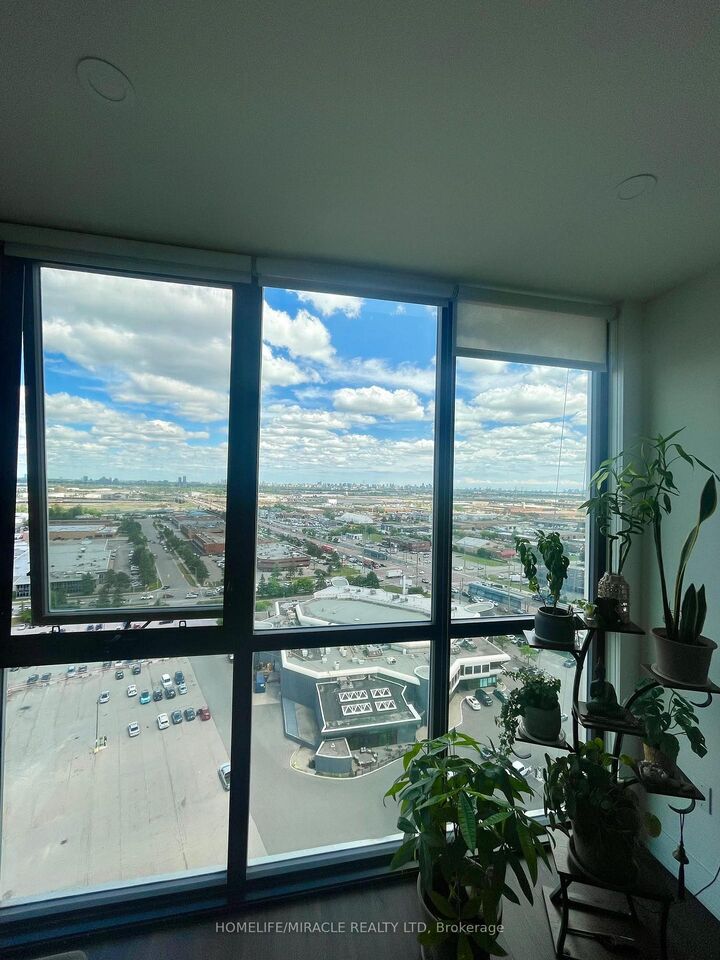 Property Photo:  2908 Highway 7 Road 1710  ON L4K 0K5 