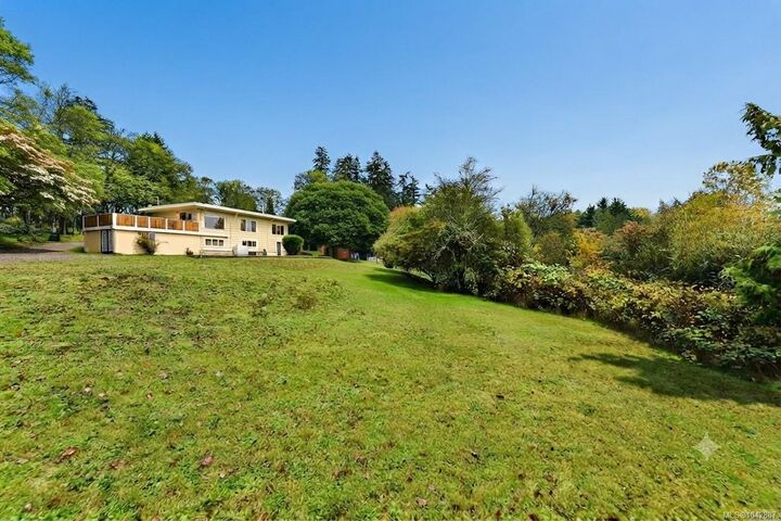 Property Photo: 4589 Scarborough Rd BC V8Z 5N6