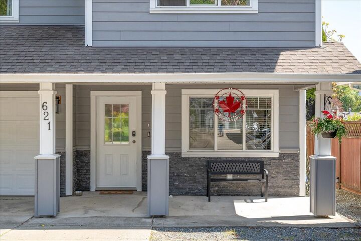 Property Photo: 621 Oakwood Rd BC V9G 2C1