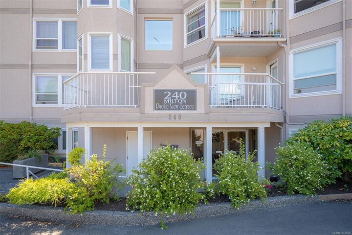 Property Photo: 240 Milton St #305 BC V9R 2K6