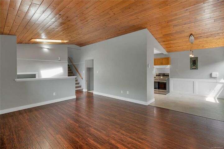 Property Photo: 852 Eland Dr BC V9W 6Y8