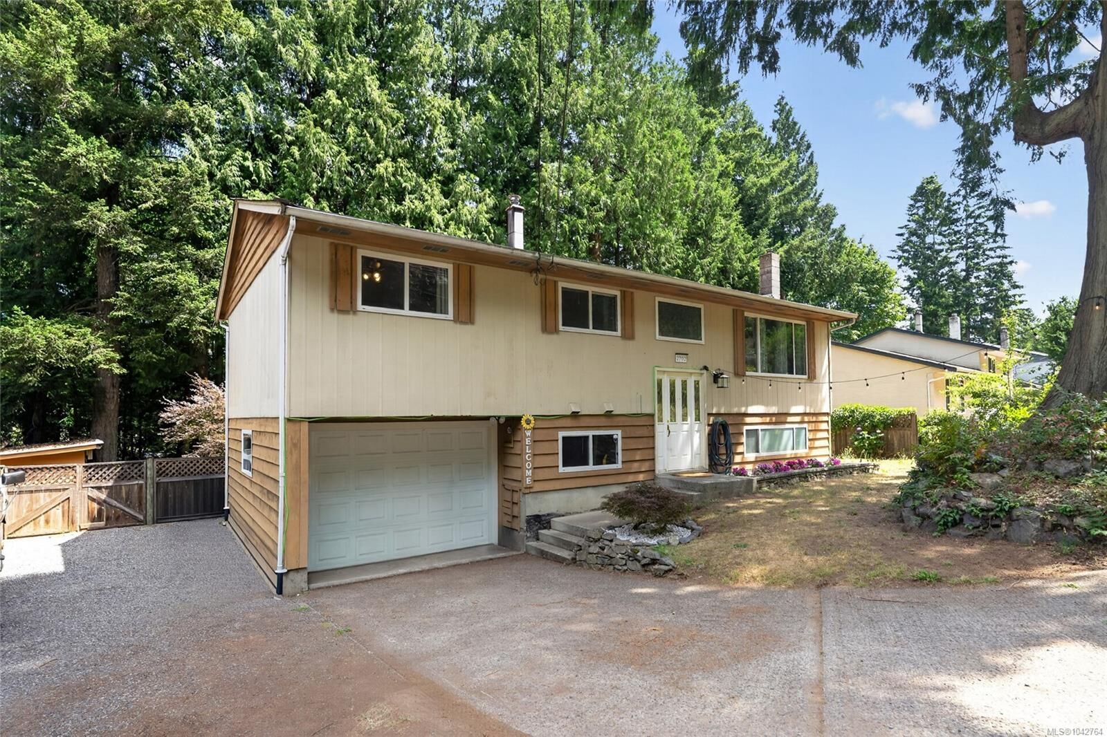 Property Photo: 2702 Beaver Creek Cres BC V9T 3K4