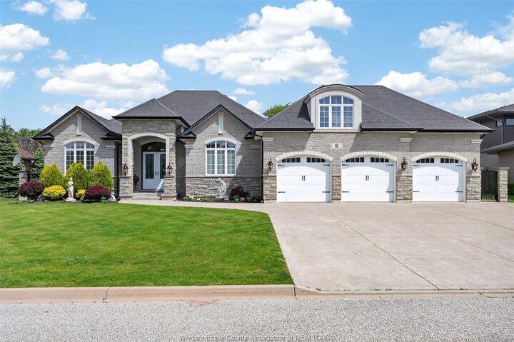 6 Vallochie Court — photo 1