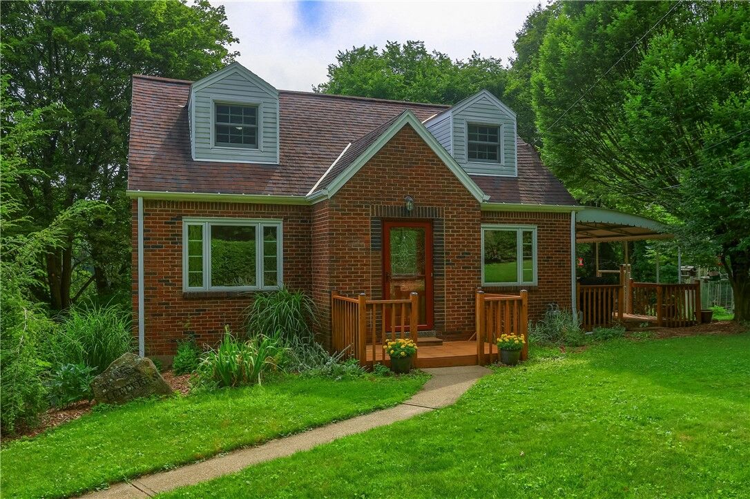 Property Photo: 836 Harmony Rd PA 15237