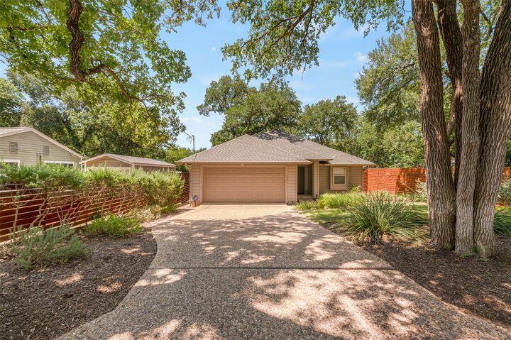 Property Photo:  1621 Maggie Mayes Street  TX 78703 