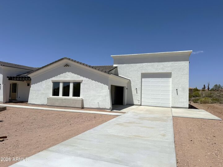 Property Photo: 684 N Moon Road AZ 85119