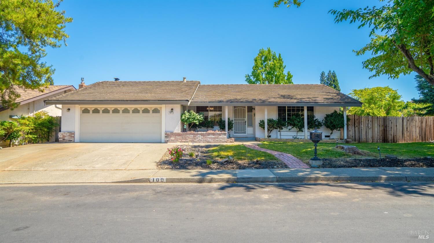 Property Photo: 100 Cheyenne Drive CA 95688