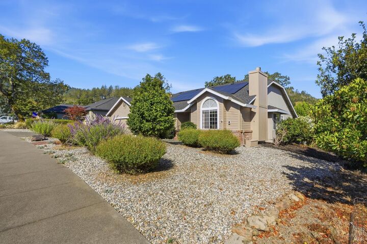Property Photo: 407 Woodley Place CA 95409