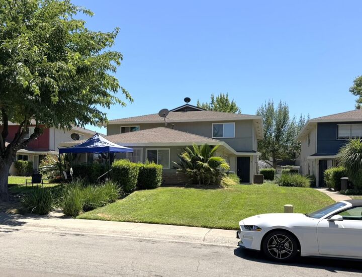Property Photo: 4516 Greenholme Drive 3 CA 95842