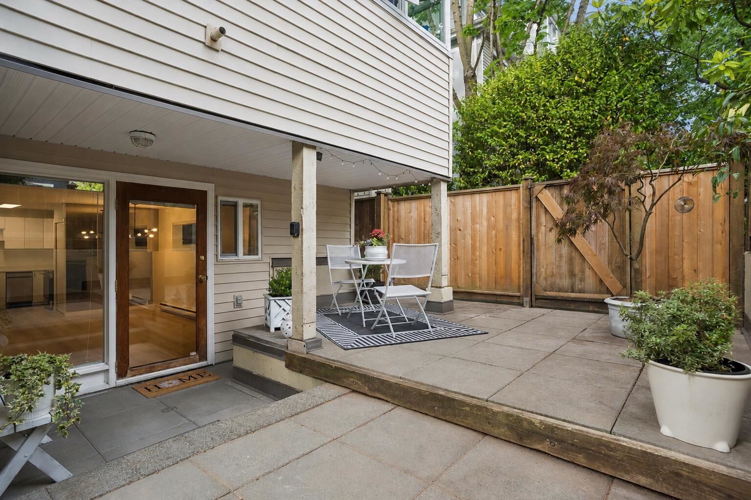 Property Photo: 3250 W 4th Avenue 3 BC V6K 1R9