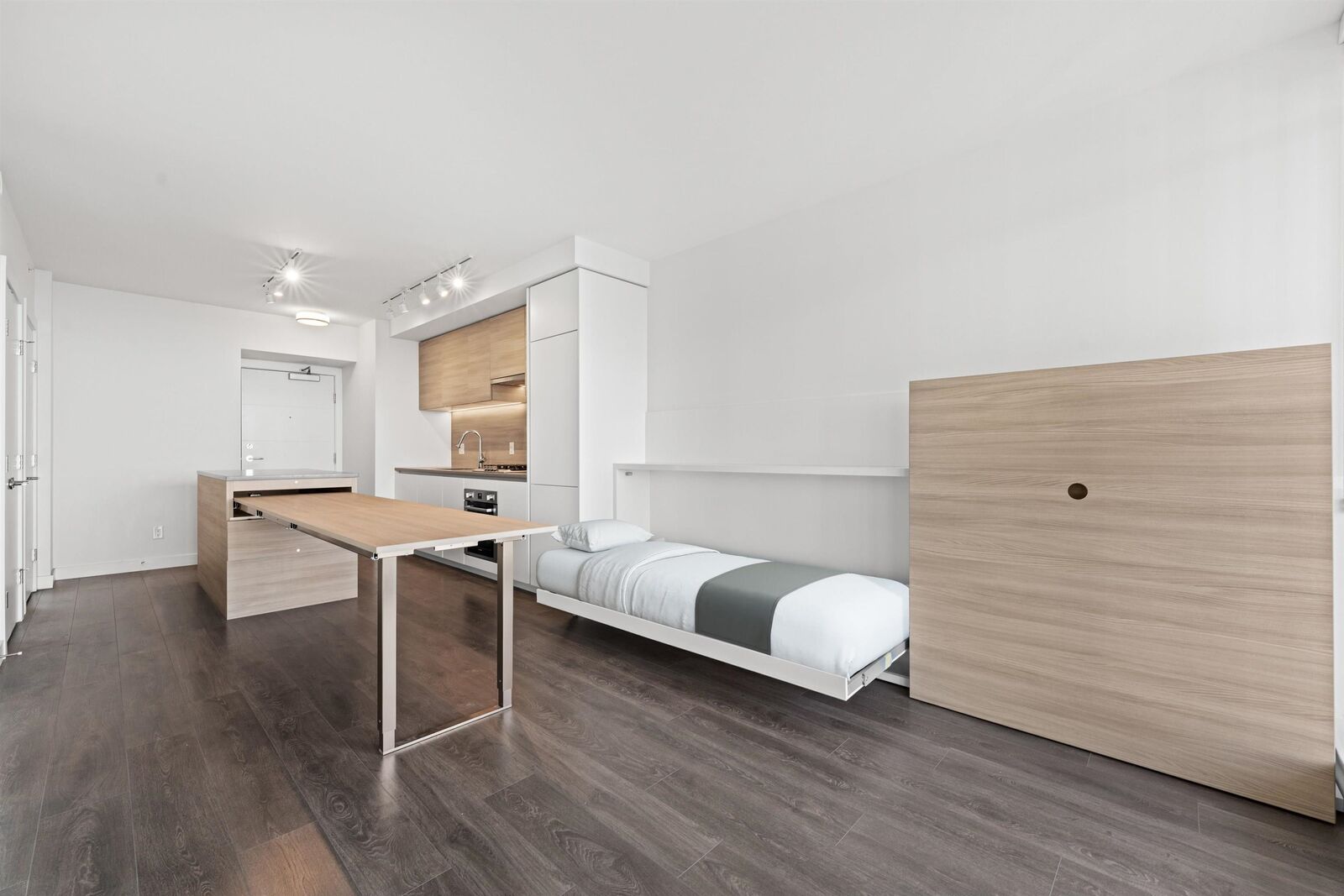 Property Photo:  652 Whiting Way 2408  BC V3J 0K3 