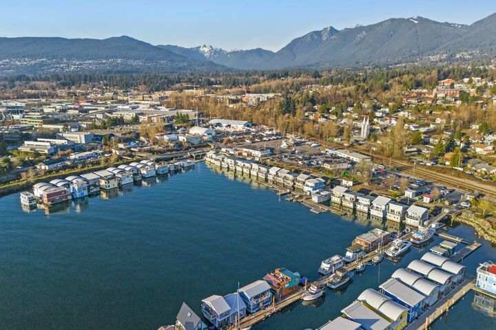 Property Photo:  415 W Esplanade Avenue 20  BC V7M 1A6 