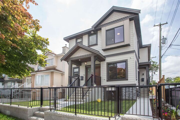 2028 E 42nd Avenue — photo 1