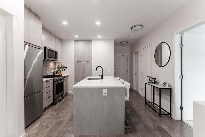 707 Como Lake Avenue 206 — photo 1