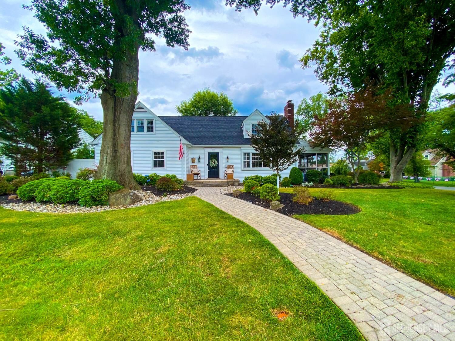 Property Photo: 608 E Hendricks Boulevard E NJ 07080