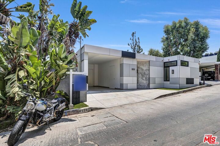 Property Photo: 8526 Hollywood Blvd CA 90069