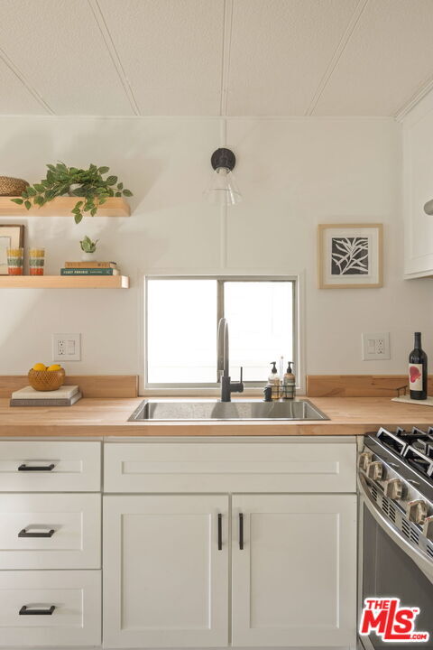 Property Photo:  11250 Playa St  CA 90230 