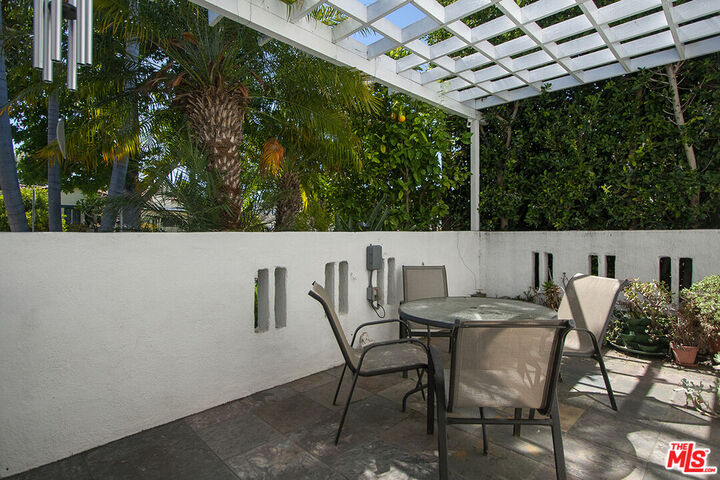 Property Photo:  1173 S Point View St  CA 90035 