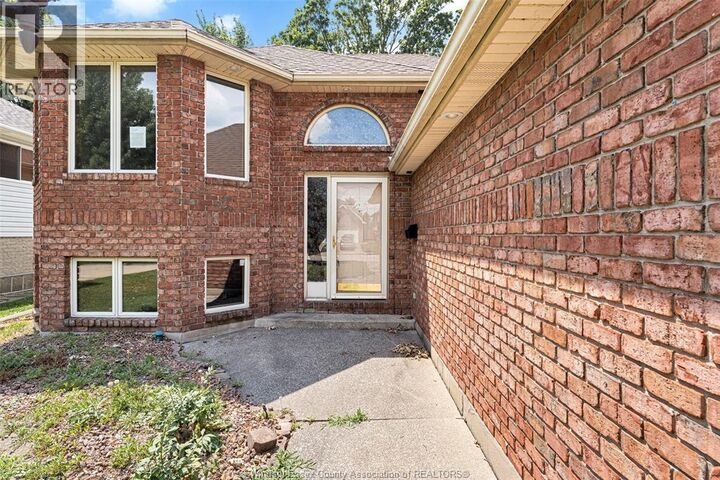 Property Photo: 2525 Strawberry Drive ON N9K 1C3