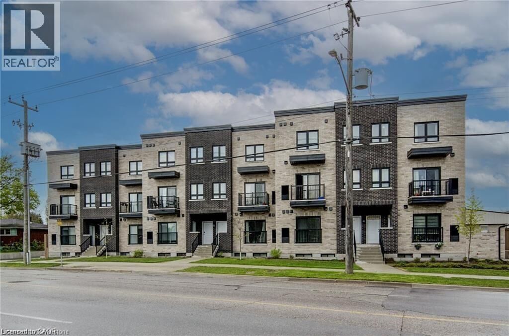 Property Photo: 600 Victoria Street South 7 ON N2M 1B3