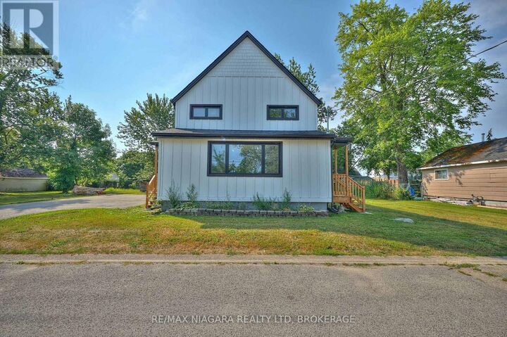 Property Photo:  19 Maccabee Avenue Lower  ON L2A 1C7 