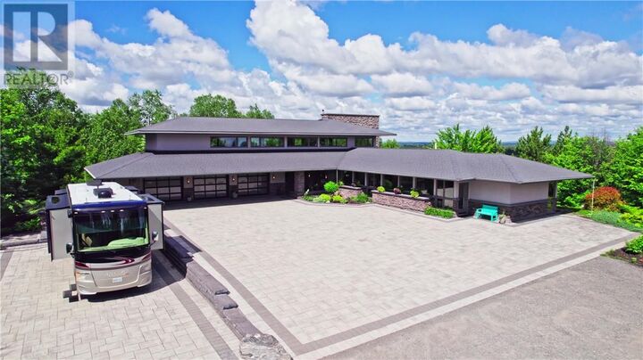 Property Photo: 2981 Valleyview Road ON P3N 1R2