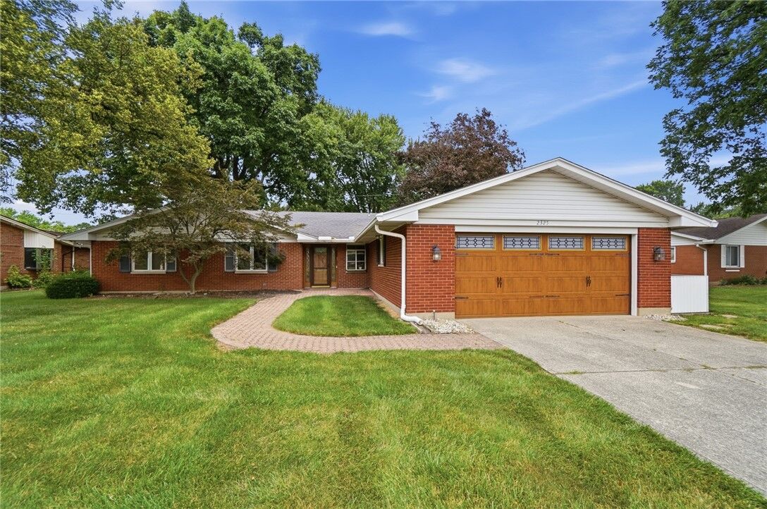 Property Photo: 2325 E Rahn Road OH 45440