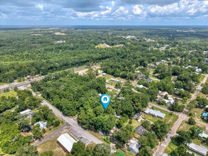 Property Photo: 409 S 13th Street FL 32435