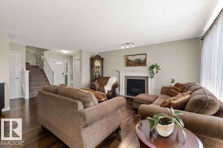 Property Photo:  7511 177 Avenue NW  AB T5Z 0N4 