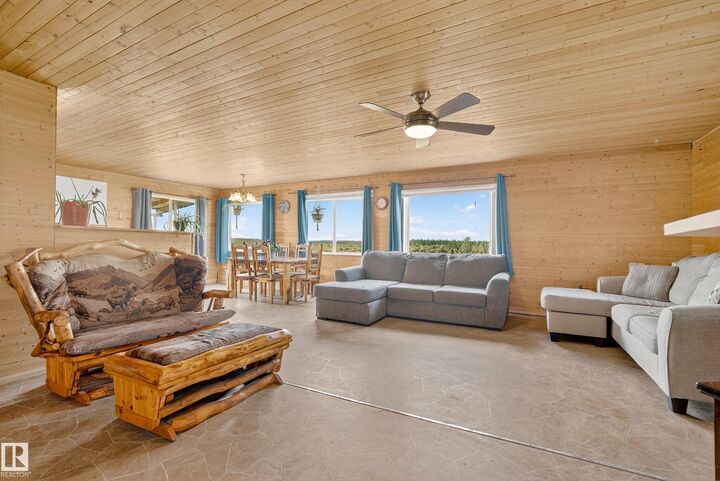 Property Photo:  11517 Twp Rd 541A  AB T0E 1S0 