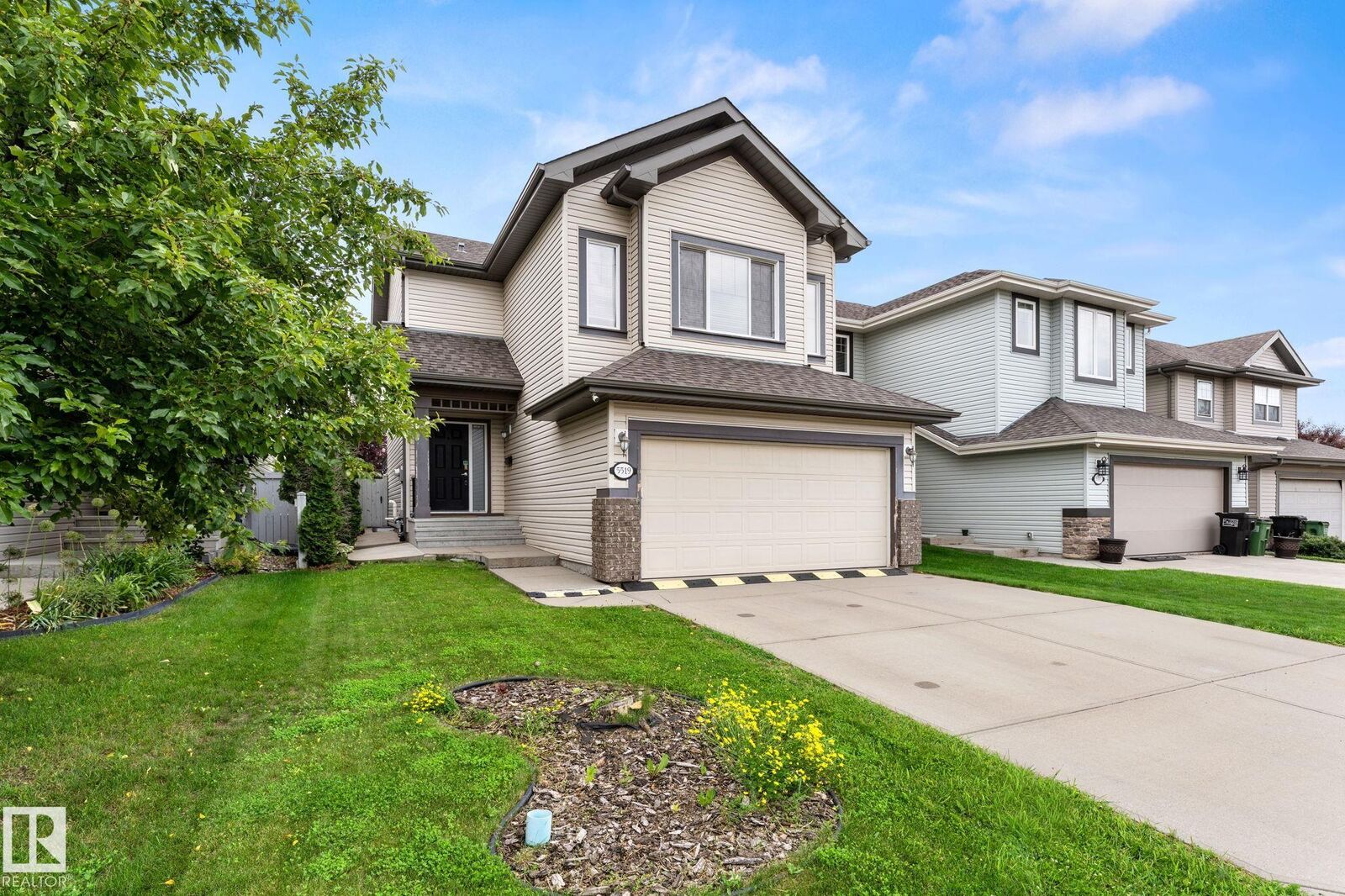 Property Photo:  5519 209 Street NW  AB T6M 0E9 