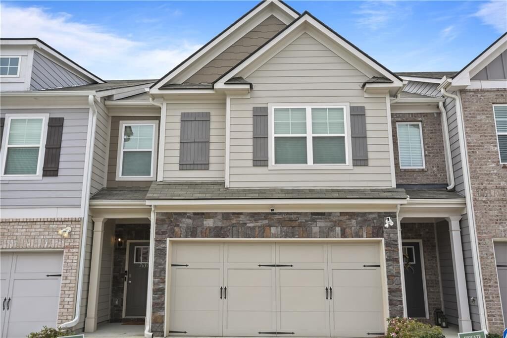 Property Photo: 7637 Avalon Boulevard GA 30213