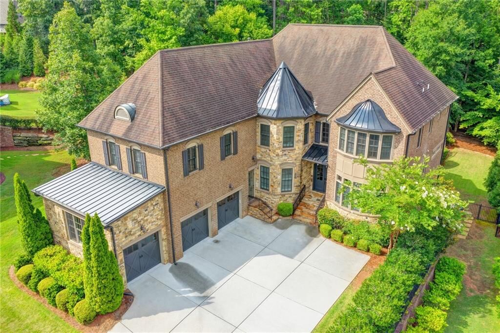 Property Photo: 215 Penrith Place GA 30350