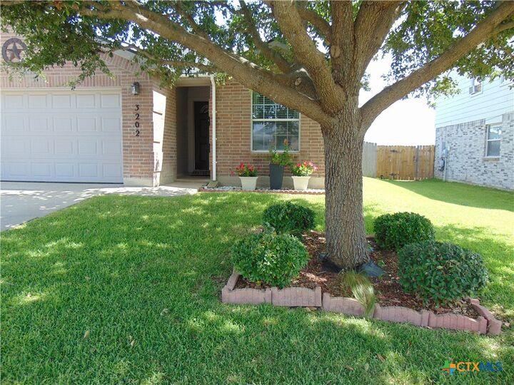 Property Photo: 3202 Neel Court TX 76543